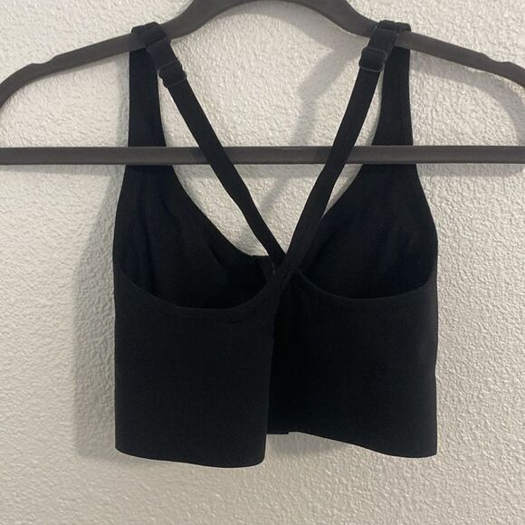 NWOT- Athleta- black zip front sports bra with cross back- Size XS - Picture 3 of 11